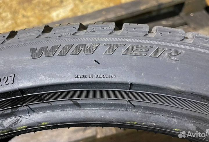 Pirelli Winter Sottozero 3 275/35 R21