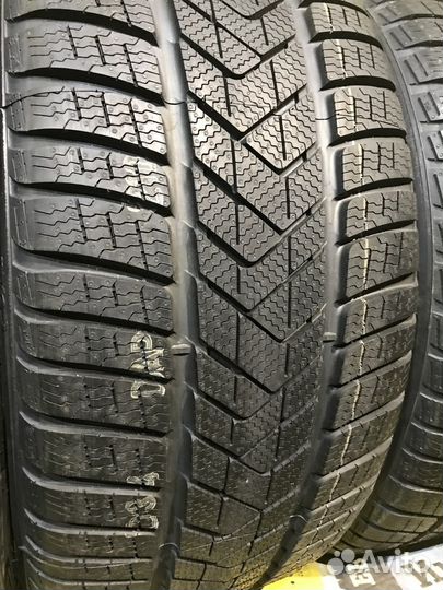 Pirelli Scorpion Winter 315/35 R21 и 275/40 R21 111V