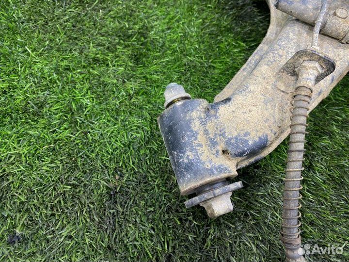 Ступица задняя левая Hyundai Trajet FO D4EA 2003