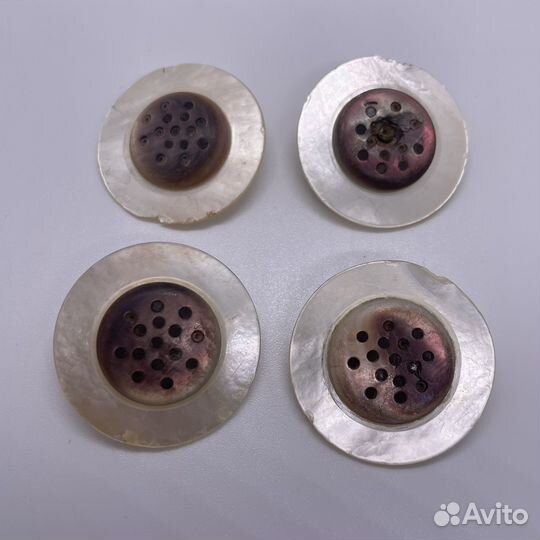 Перламутровые пуговицы