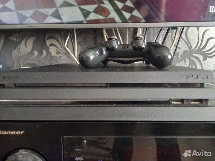 Sony playstation 4 PS4 pro 1tb