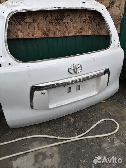 Накладка двери багажника прадо 150 2010г