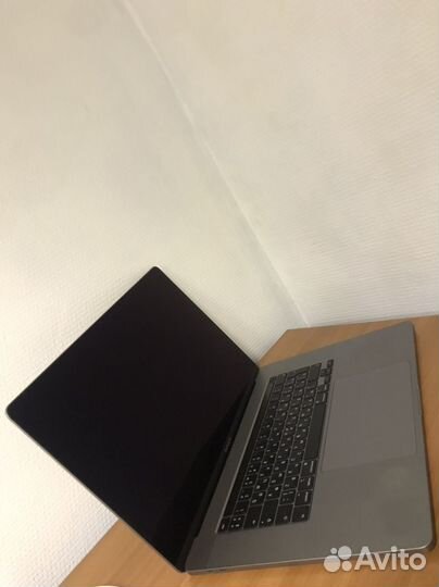 MacBook pro 16 2019 a2141