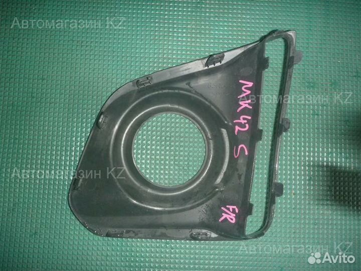 Заглушка бампера прав. перед. suzuki spacia