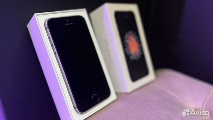 iPhone SE, 32 ГБ