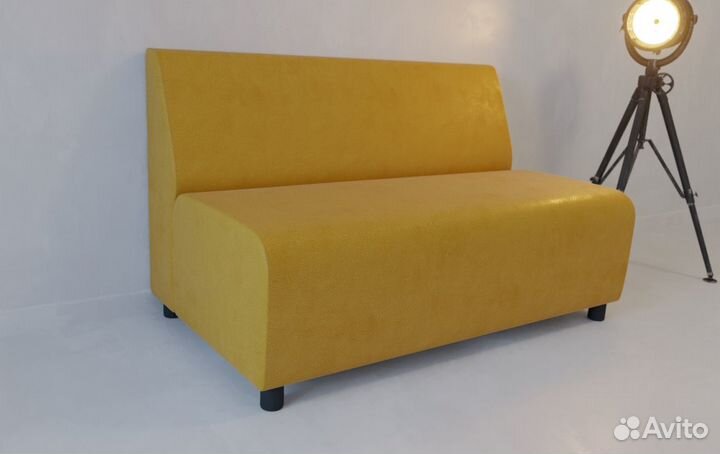 Диван в кафе