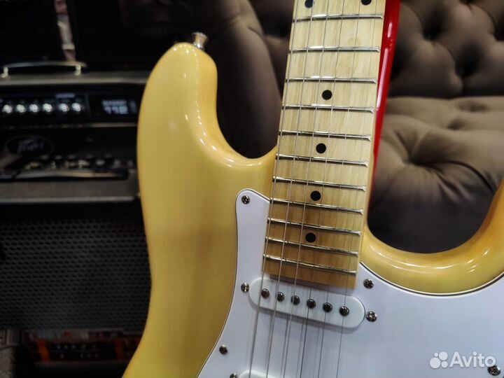Электрогитара Stratocaster + комбоусилитель