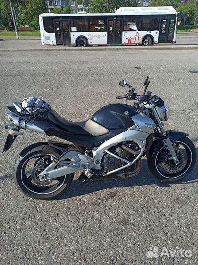 Suzuki gsr 400