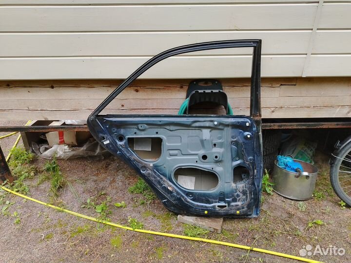 Дверь задняя левая Camry 30 (XV30)