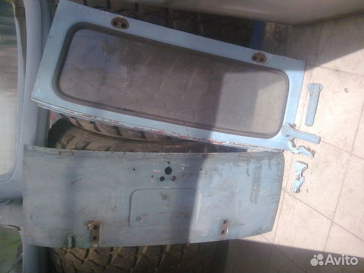 Газ 22 двери