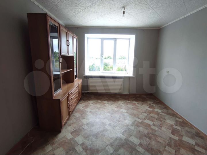 Комната 18 м² в 8-к., 5/5 эт.