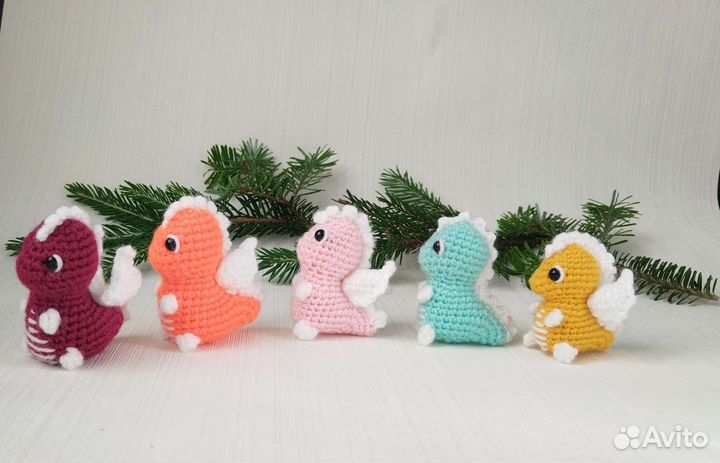 Вязаные новогодние игрушки Дракончики символ 2024