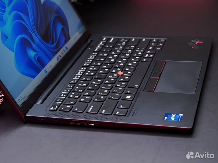 Lenovo Thinkpad X1 Carbon Gen 10 LTE / i7 1280P