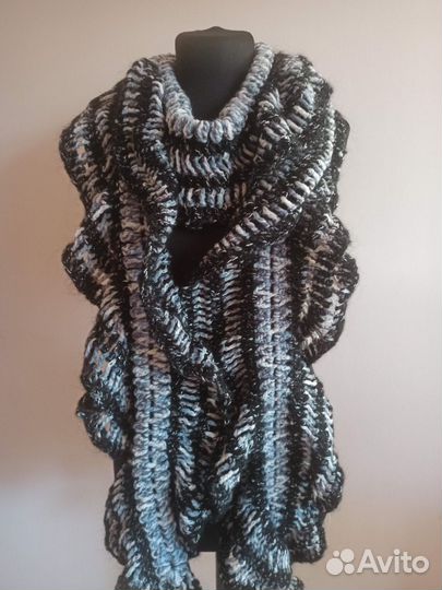 Объёмный вязаный шарф