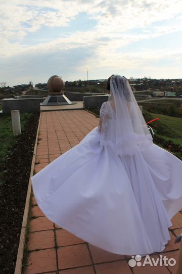 Свадебное платье