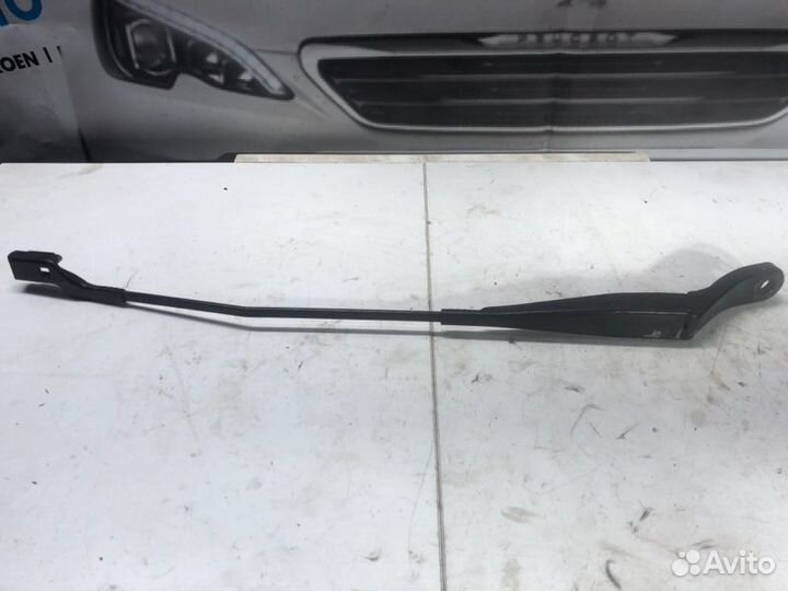 Поводок щетки стеклоочистителя (дворника) передний