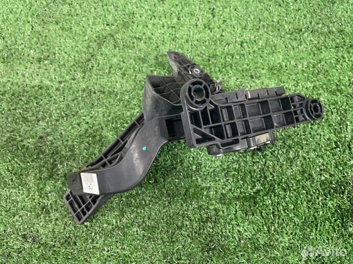 Педаль газа Kia Sportage SL D4HA 2011