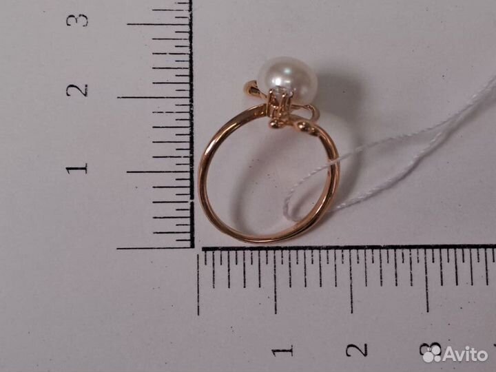 Золотое кольцо с фианитом и жемчугом 16,5 размер