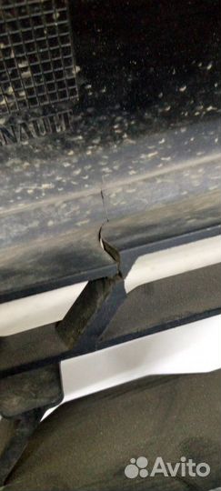 Решетка радиатора Renault