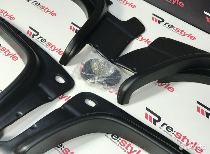 Фендера Suzuki Jimny S1203