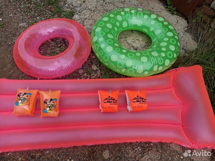 Надувной матрас,нарукавники,круги для плавания бу