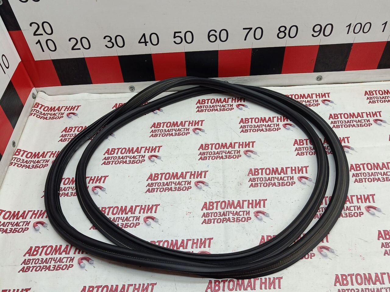 Уплотнитель крышки багажника Lixiang L7