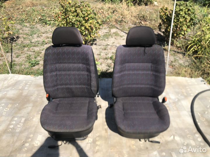 Сиденье переднии