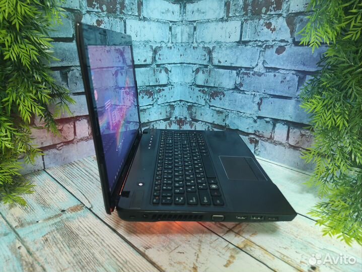 Шустрый ноутбук Lenovo i3/4gb/gt520m