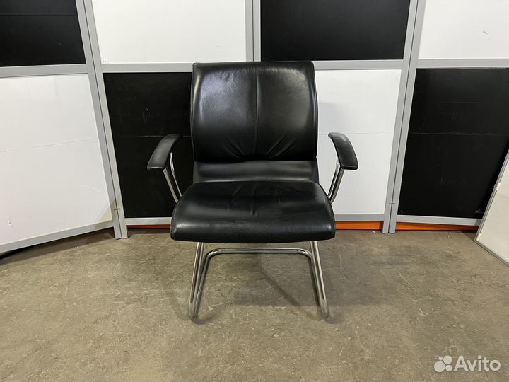 Кресло на дугах