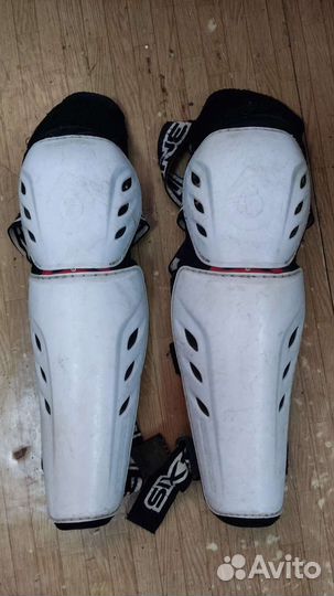 Наколенники