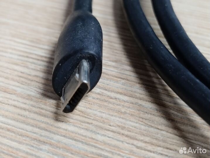 Кабель с разъемами USB 2.0 и Micro-B