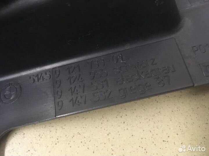 Накладка (кузов внутри) 1-серия E87/E81 2004