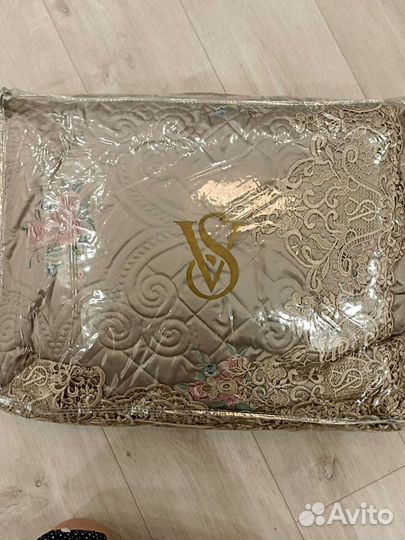 Покрывало Victoria Secret