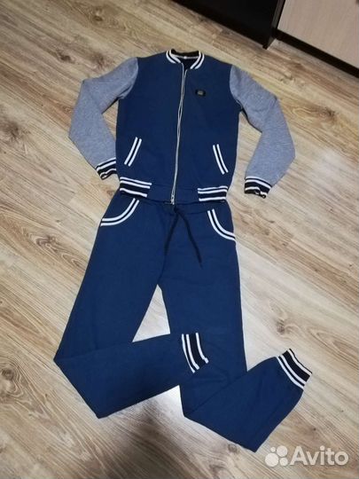 Костюм спортивный женский 42р-р