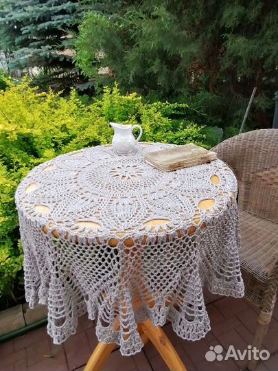 Скатерть круглая вязаная