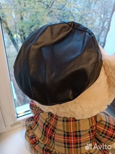 Берет женский кожаный