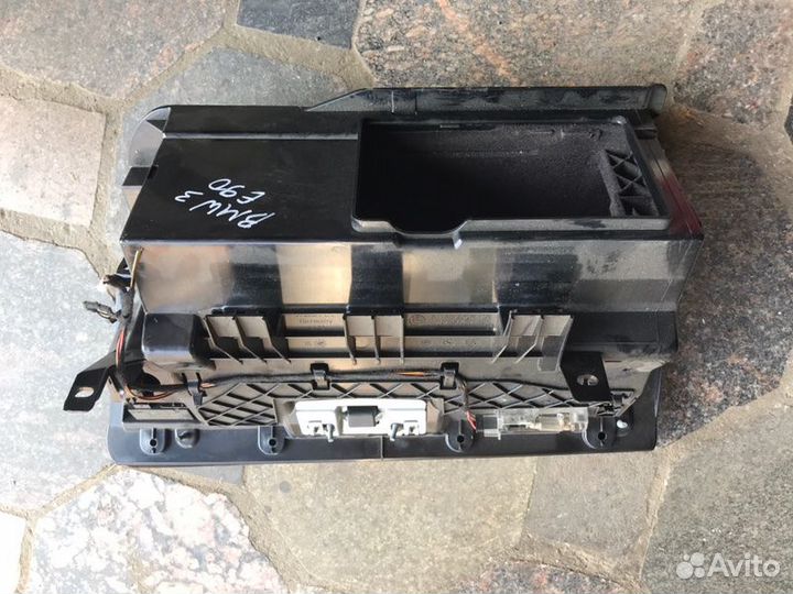 Бардачок Bmw 3 E90 2007