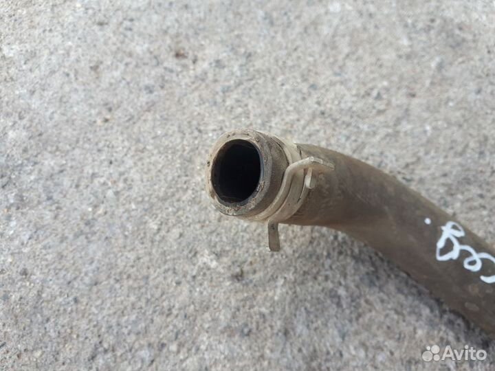 Патрубок расширительного бачка тонкий Лада Веста