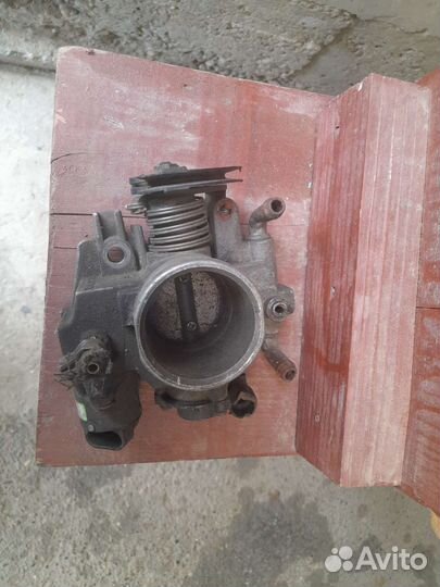 Дроссельная заслонка