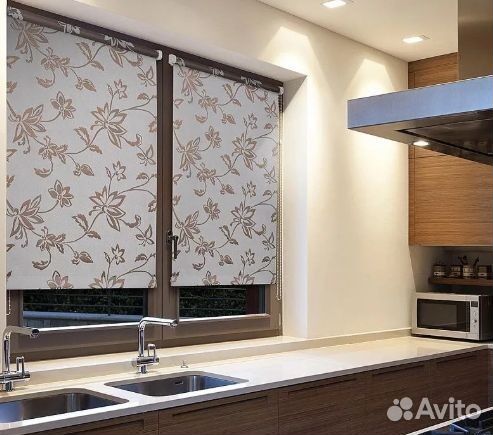 Рулонные шторы на пластиковые окна уни2