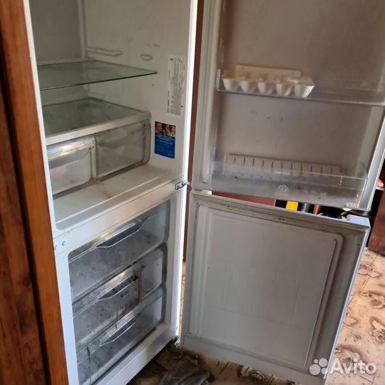 Холодильник indesit