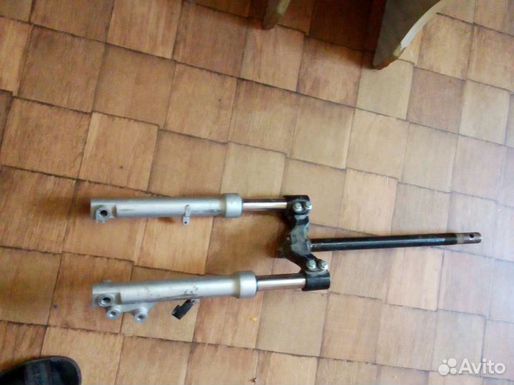 Передняя вилка в сборе на скутер