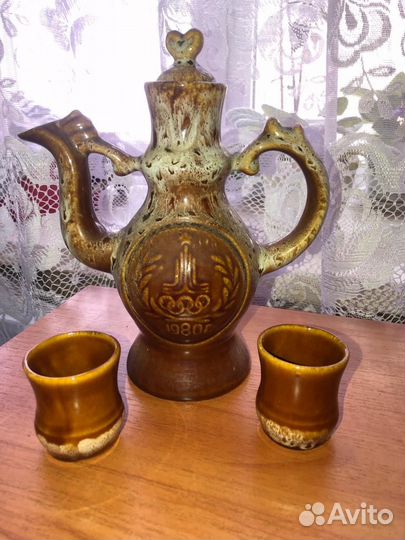 Кофейник с со маленькими стаканчиками (товар СССР)