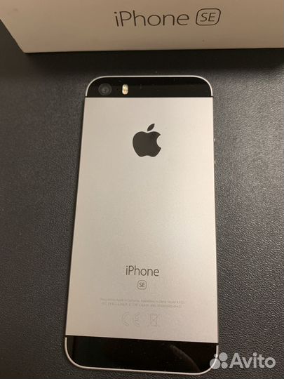 iPhone SE, 32 ГБ