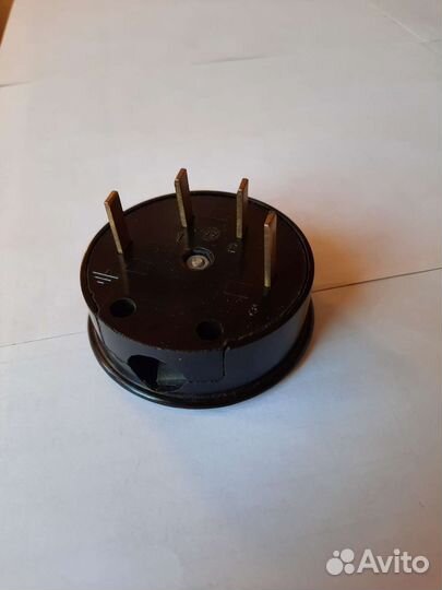 Вилка эл.,четырех-штырьковая