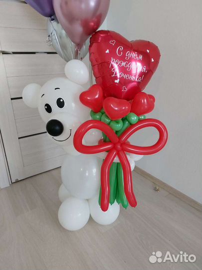 Мишка с букетом сердец