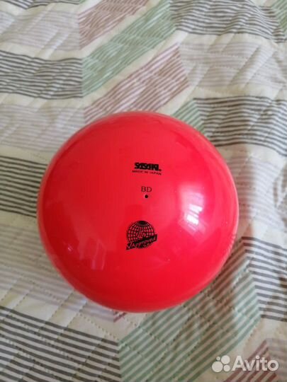 Мяч гимнастический, булавы, обруч, скакалка