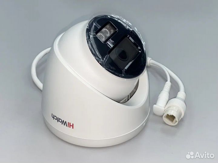 Ip камера видеонаблюдения 4MP HiWatch с микрофоном