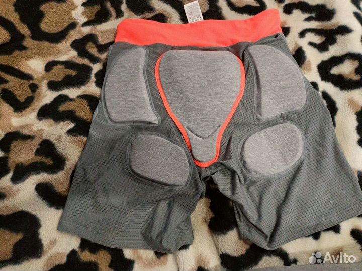 Защитные шорты для сноуборда