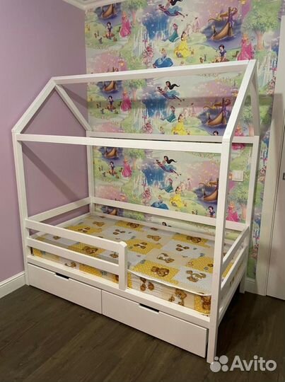 Детская кровать домик